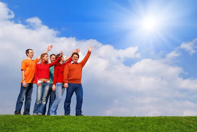 马斯克：人生不需要晴天朋友 马斯克说人生不需要“酒肉朋友”，这观点太对了。所谓“