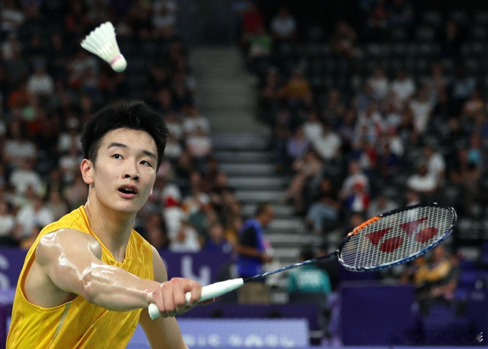 最新巴黎奥运男单16进8比赛中，李诗沣以0:2不敌骆建佑止步晋级8强。果然被我不