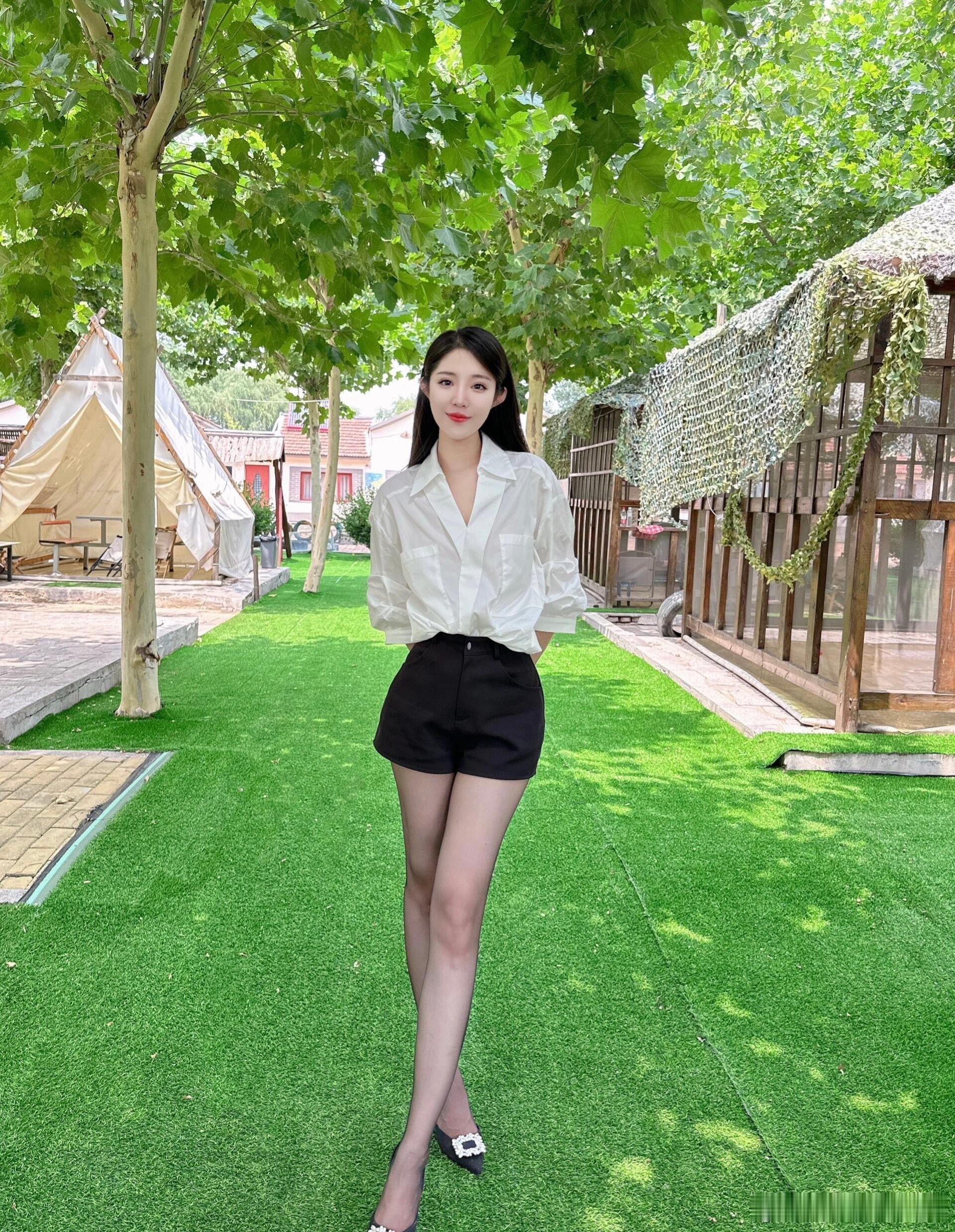 爱是一道光，绿到你发慌。 ​​​