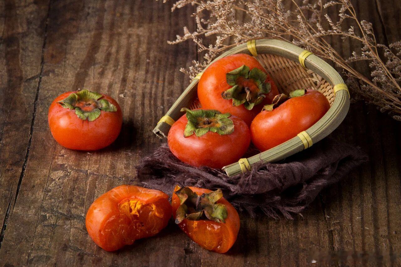 全民营养提升计划国民医生说健闻登顶计划 【为何吃柿子会形成“柿石”？】柿子中含有