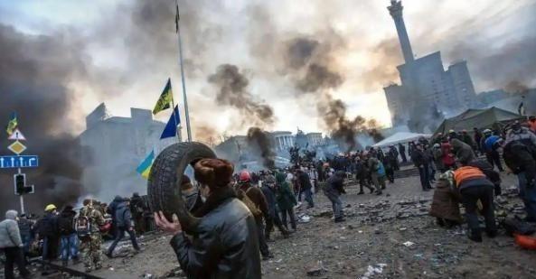 纳了闷了，俄罗斯几乎天天空袭乌克兰，但是为什么乌克兰依旧是不痛不痒的？其实说白了