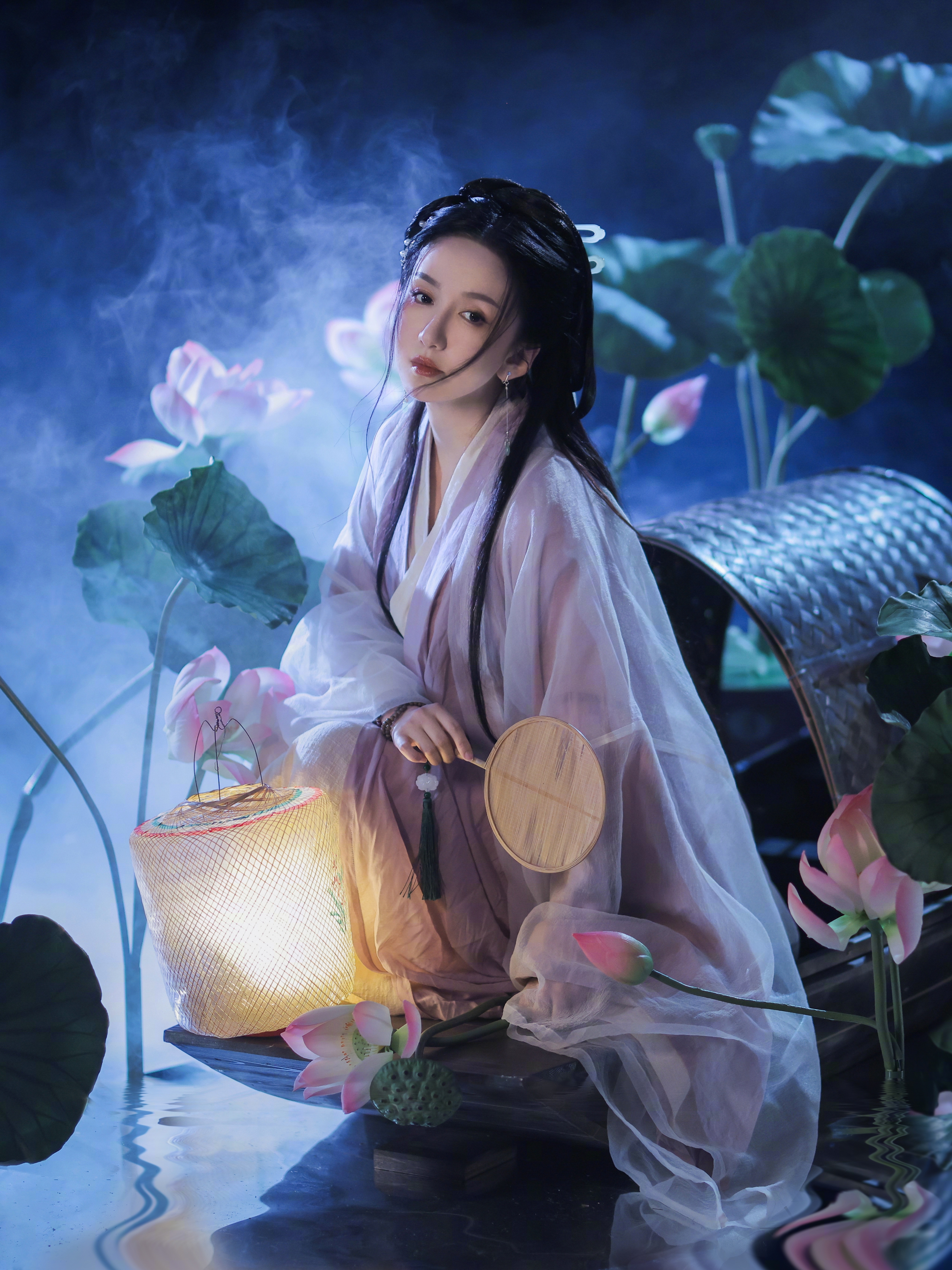 娄艺潇 ​​​