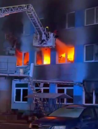 【捷克恐怖袭击事件最新细节：左翼极端分子纵火焚烧一家向乌克兰供货的工厂】激进分子