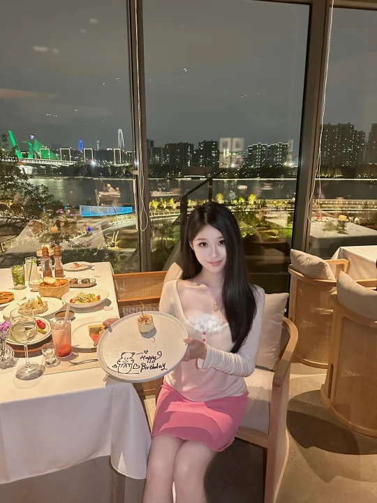 🍴( 'ч'๑ )