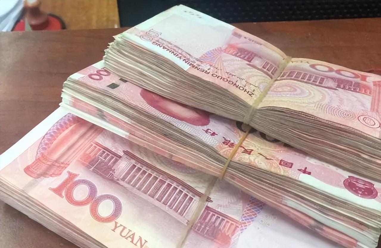 对付借钱的人，钱钟书有个好办法。
曾经有人向钱钟书借两万块钱，信誓旦旦地许下还钱