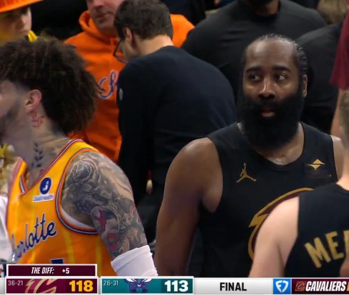 哈登到来之后5胜0负，继续甜蜜。另外比赛观感上，哈登今天很轻盈…18+8对哈登来