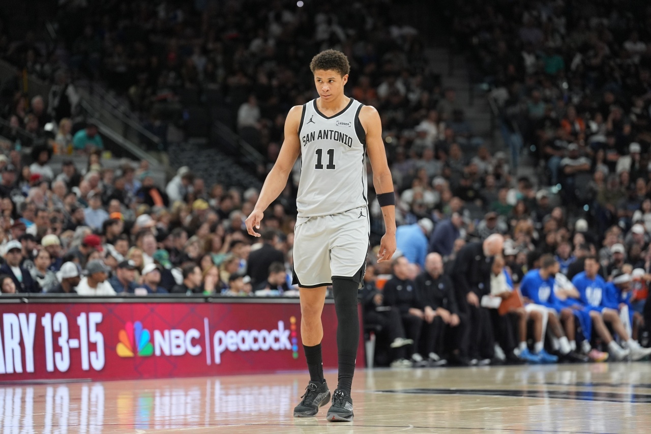 美媒：卡特-布莱恩特顶替考沃德，加入卡特队参加新秀挑战赛今日，美媒ClutchP