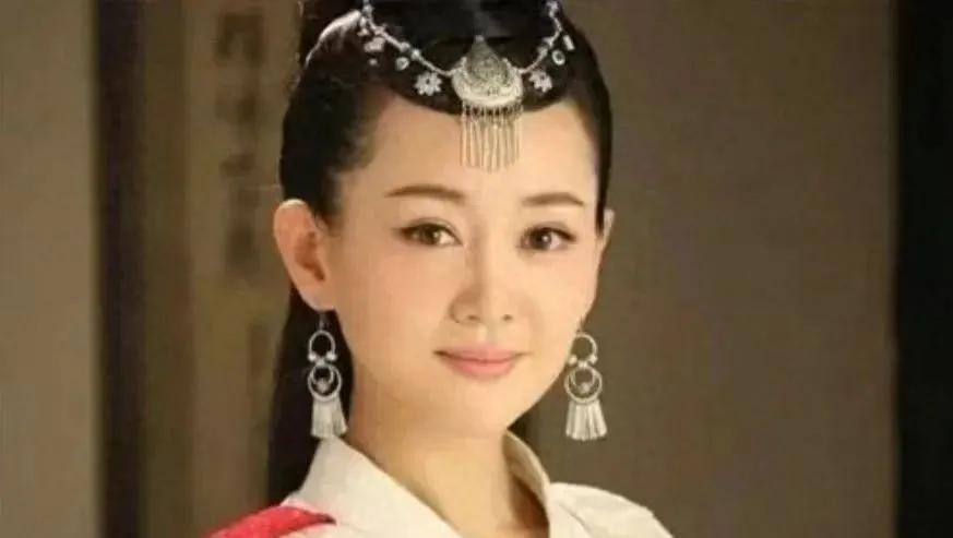 娱乐圈女星闪电结婚二十年老公比她大二十岁，婚后生活为啥还能这般甜蜜？

张定涵演