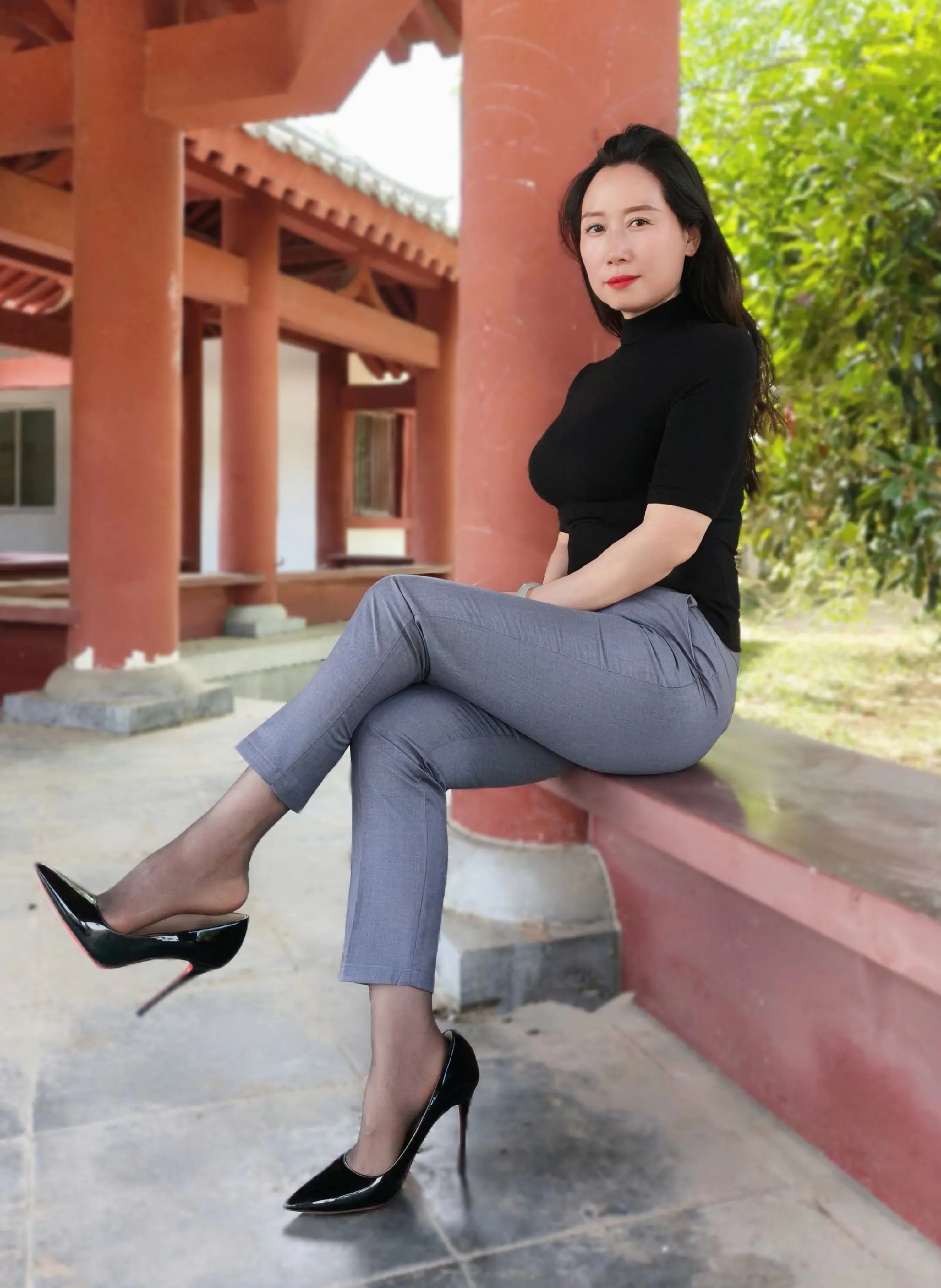 到了一定年纪就会释怀所有的人和事。因为没有什么是非要不可的