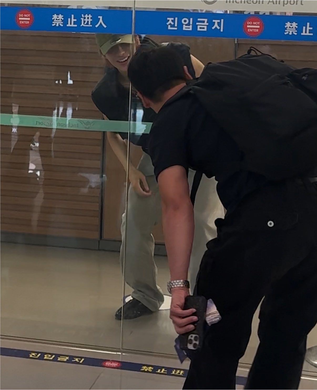 有只小狗被困住了ㅋㅋ好笨🥺 