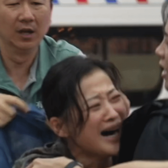 梅婷每个情绪都掐得我难受 梅婷和张小斐眼神对峙太绝！一个眼神就把“恶母”人设立住