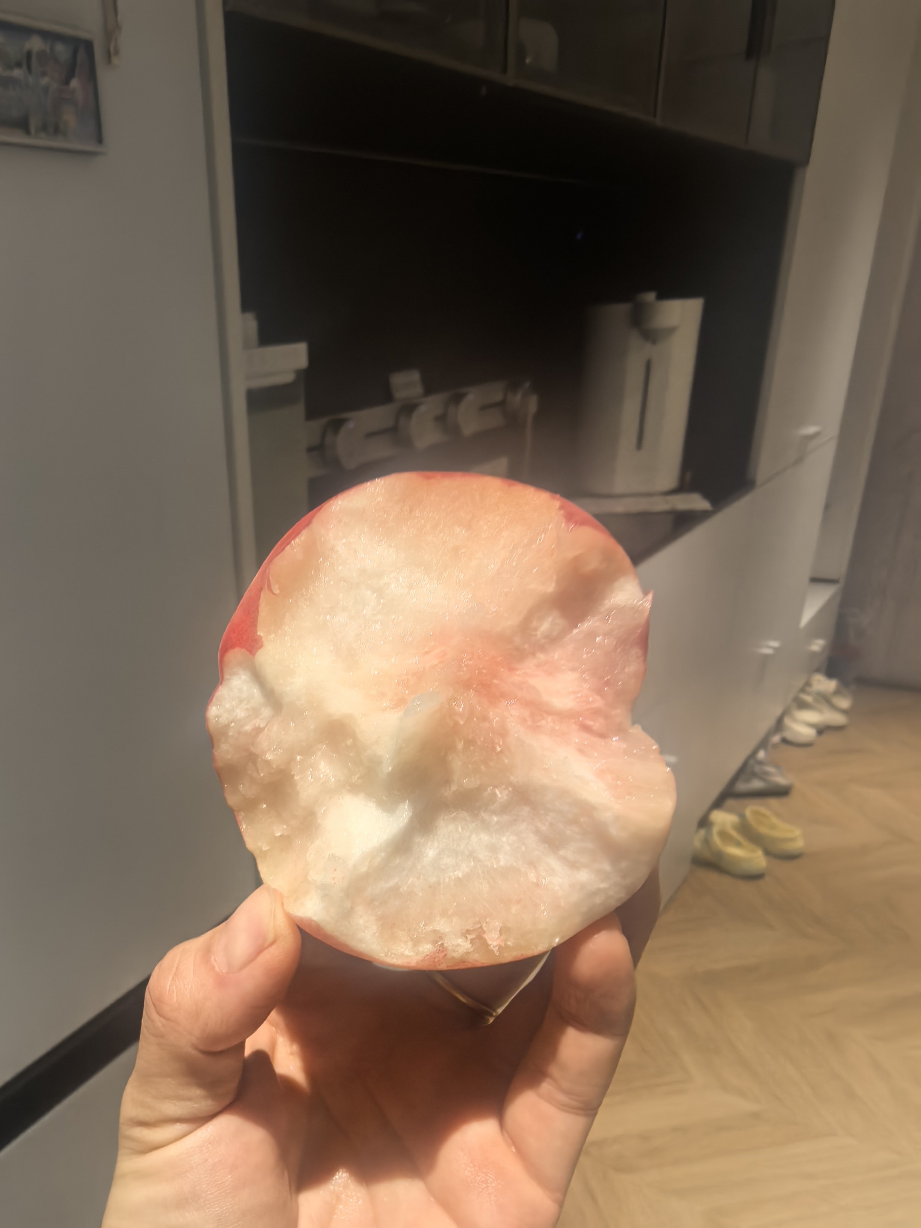我宣布这是今夏吃完最幸福的脆桃蒙阴8号的红金鱼脆桃儿！去年就好多小伙伴吃中意了~