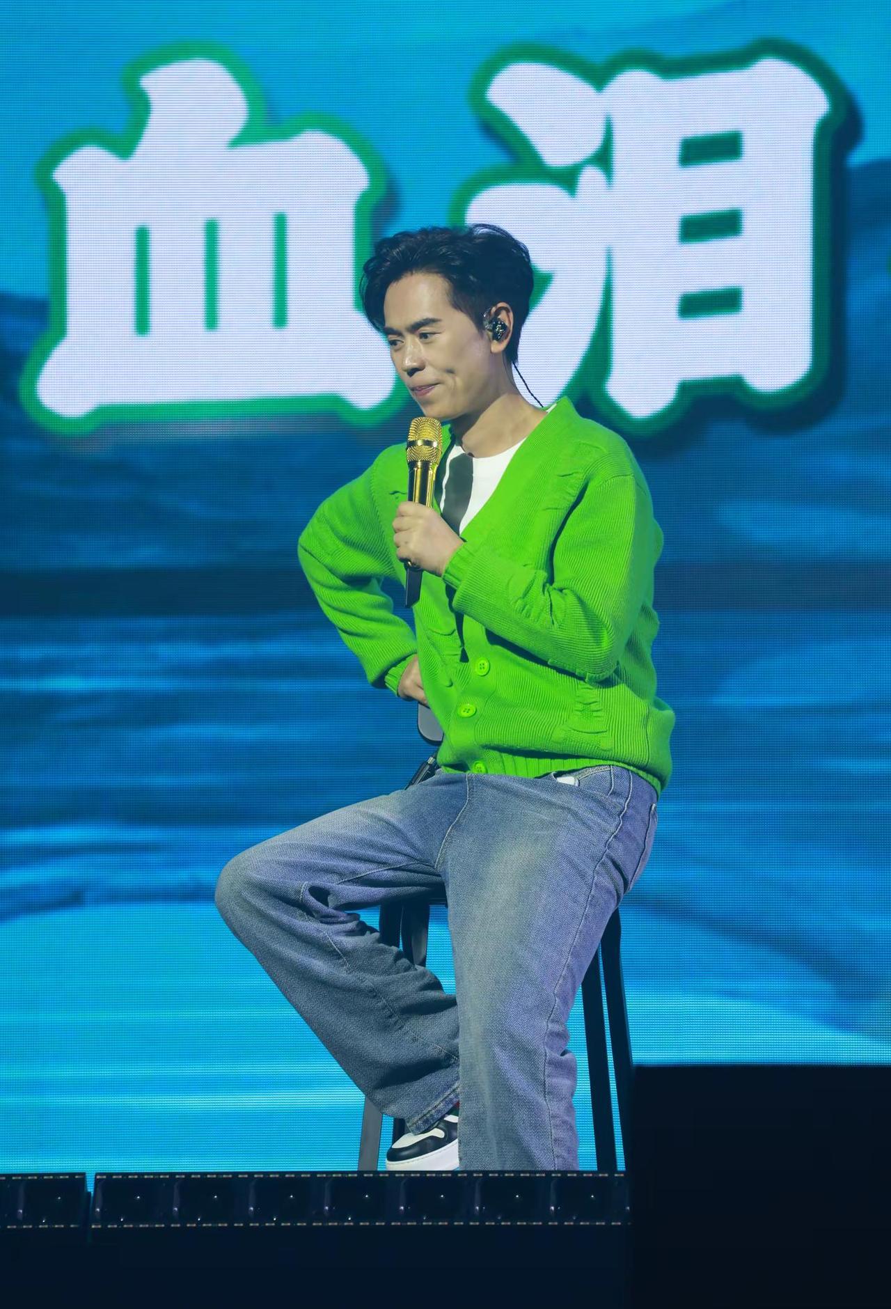 巡演落幕第3天，马健涛工作室电脑弹出一条紧急待办。
不是庆功宴流程，不是休假申请