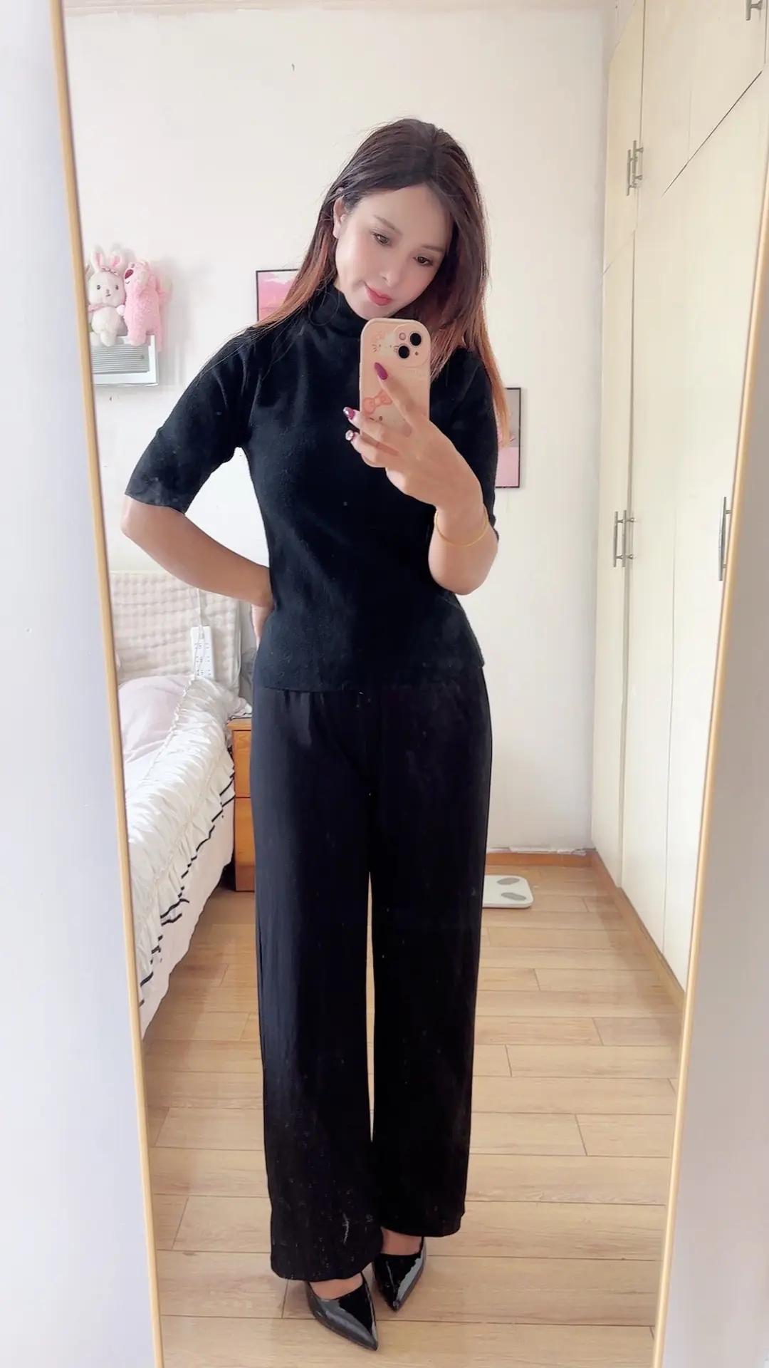 我大概是疯了 竟然想在这全是欲望的世界里 找到个灵魂契合 又生理性喜欢的爱人