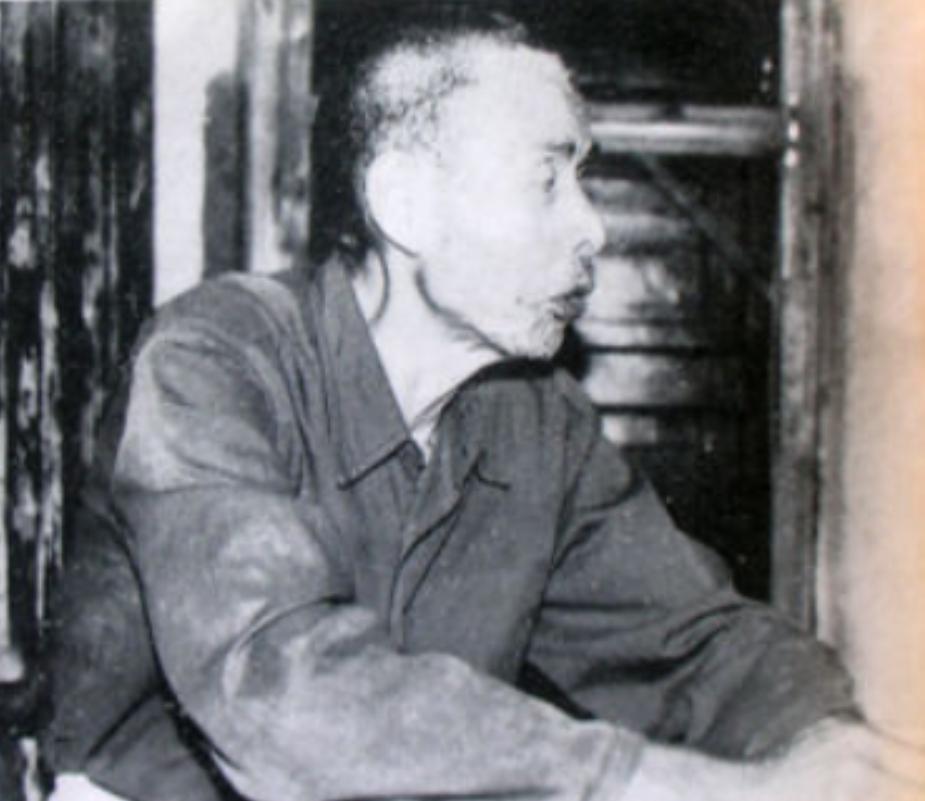 1952年，中南海迎来重要贵客，毛泽东指着三位“老先生”对女儿说：你们要称他们为