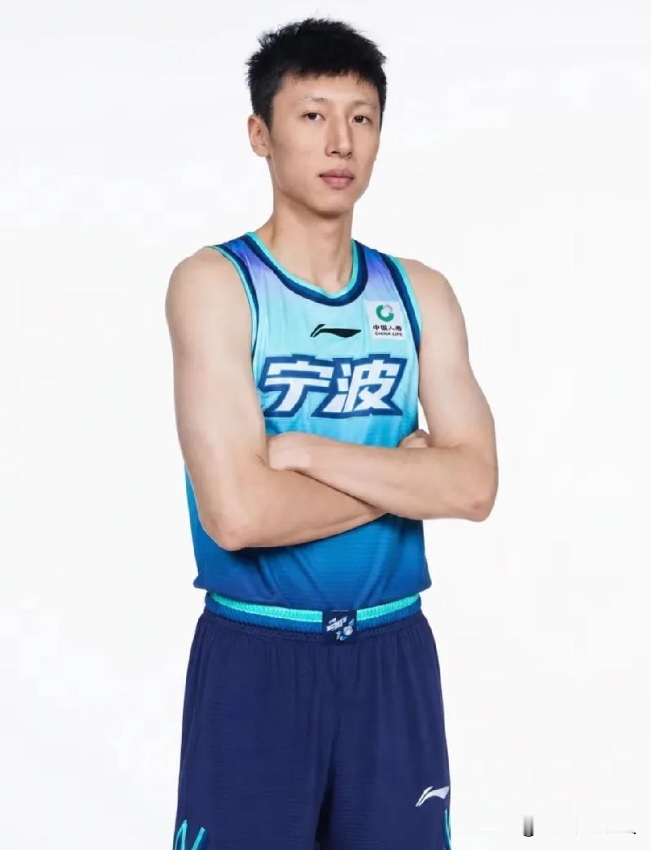 杭州那么多大公司，却没人向浙江广厦伸出援手。功臣赵岩昊都交易到宁波了，广厦下赛季