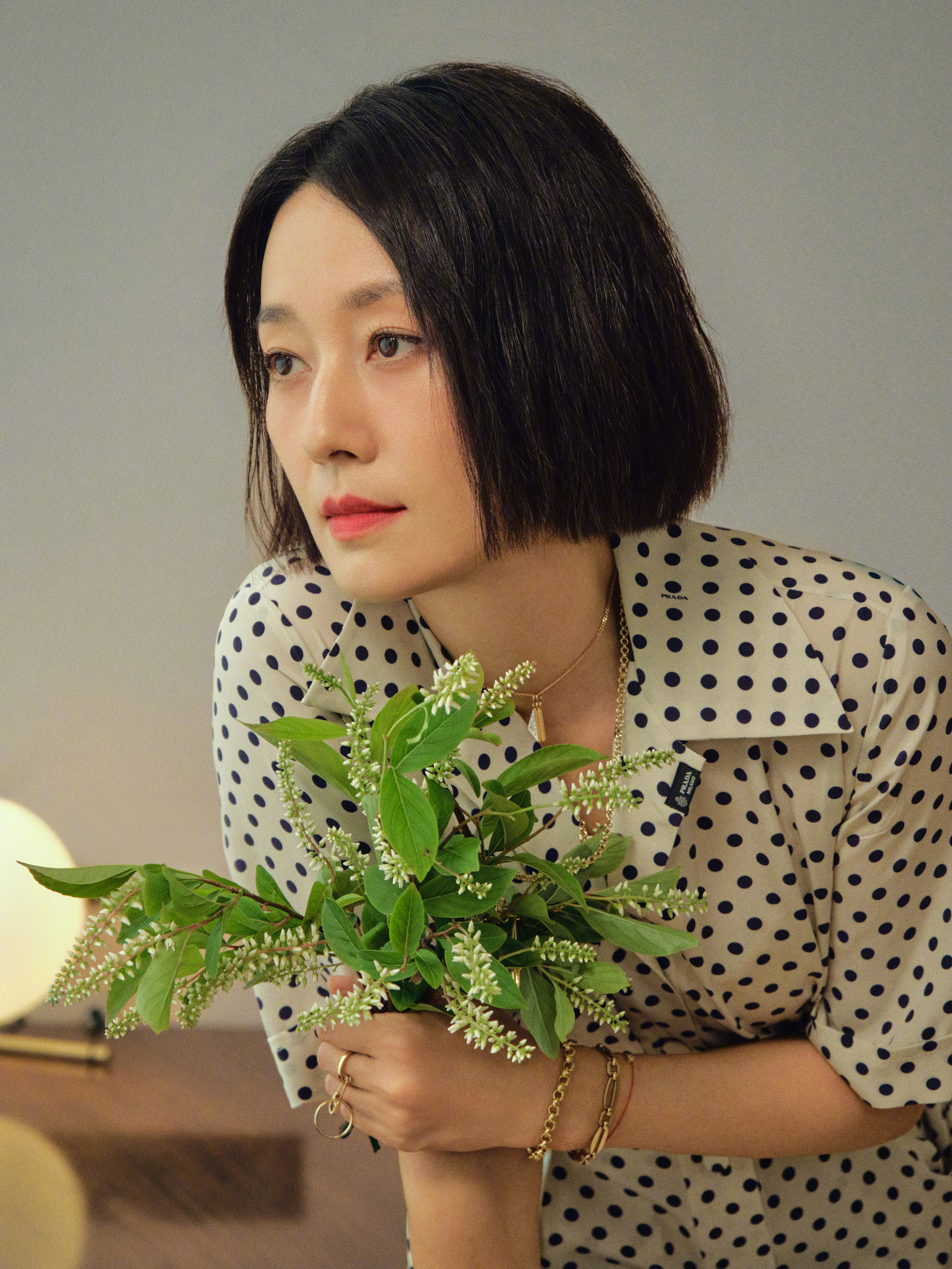 出席迷上PRADA荣宅年度美馔欢庆体验活动的Prada代言人马伊琍和演员余承恩。