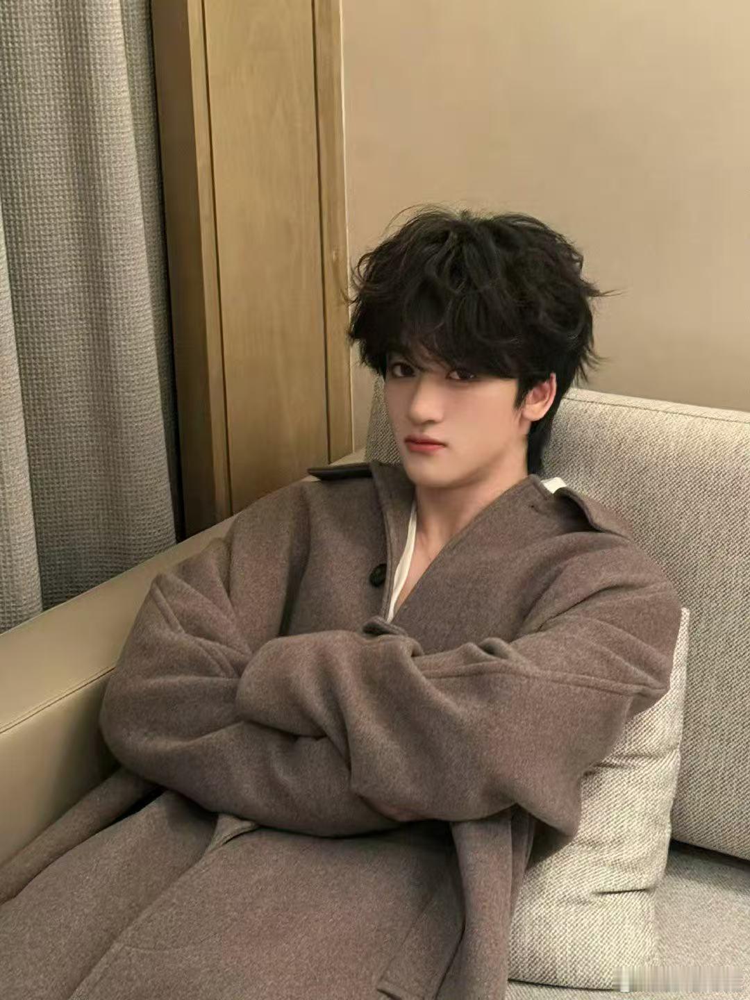 邓佳鑫 好听 不管是抒情还是高燃曲目，邓佳鑫都能驾驭，高音爆发力拉满，音色极具辨