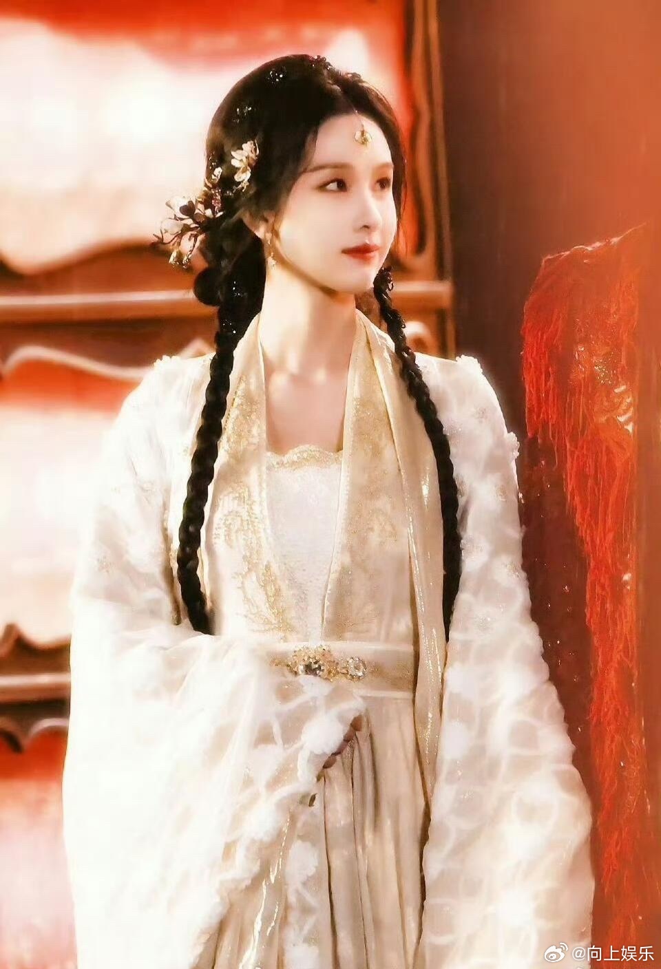 陈都灵有双发现美的眼睛陈都灵好爱夸人一个嘟嘟 家人们，谁不想要身边有一个陈都灵这