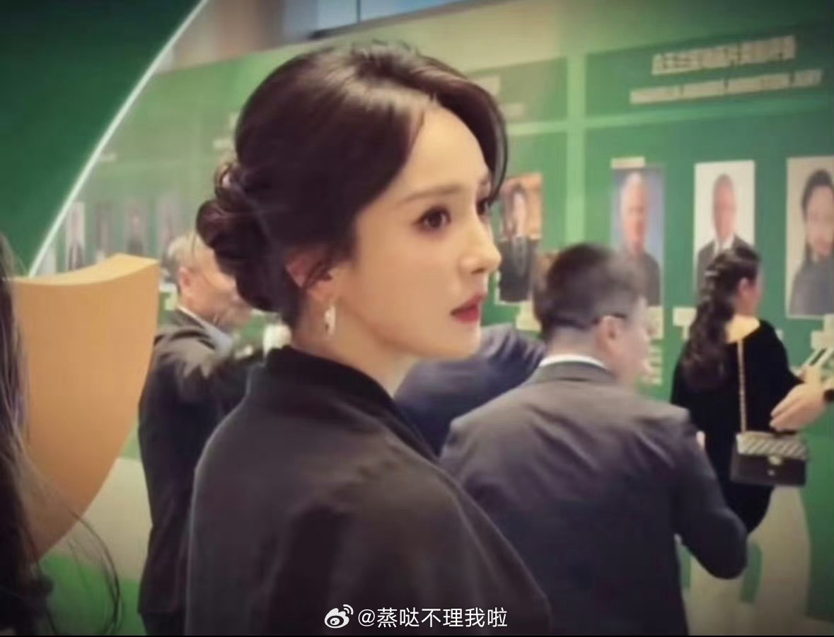 被杨幂美得大吸一口凉气我去啊这张 妈幂来的
