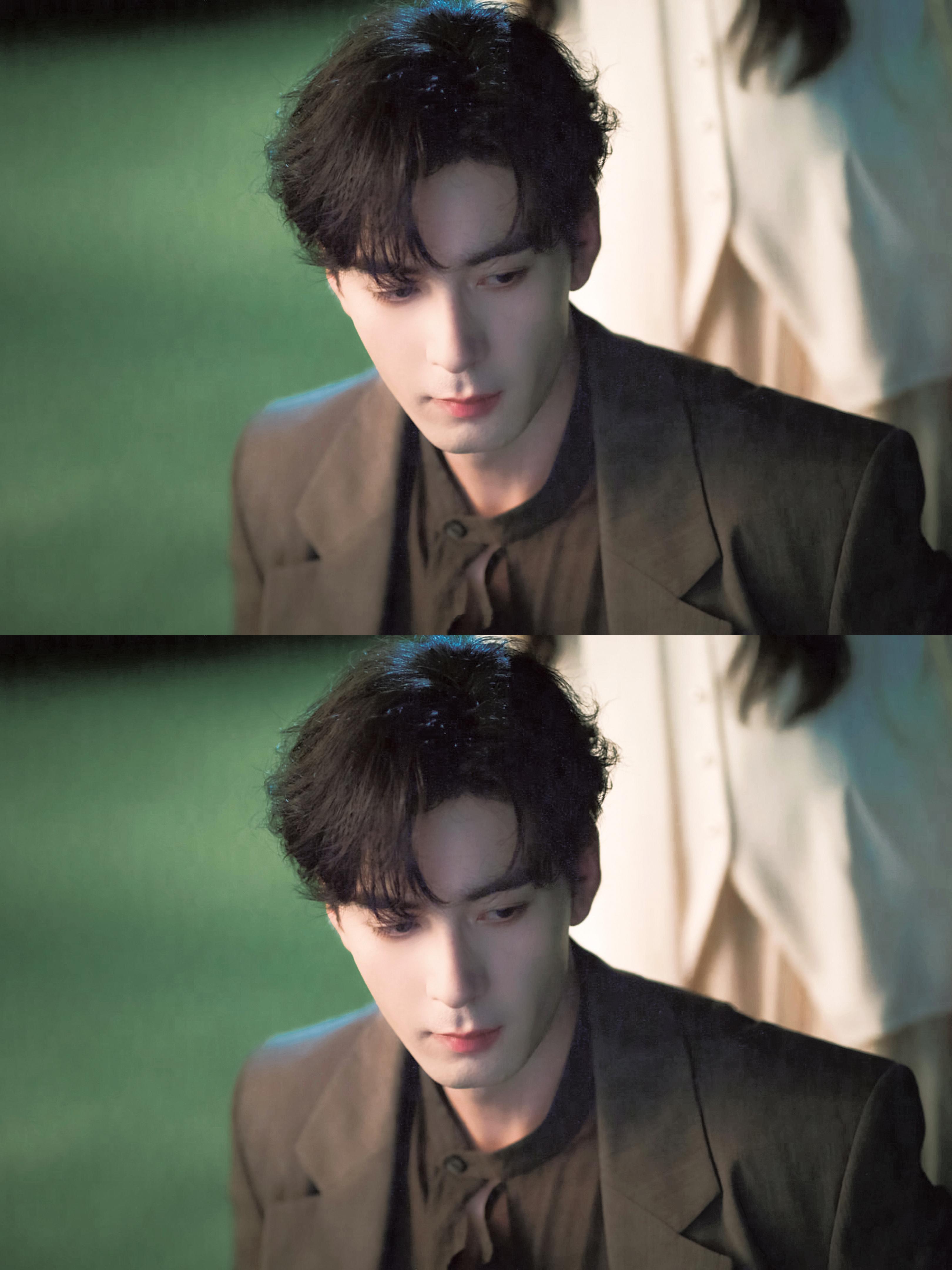 轧戏原著作者夸了陈星旭 《轧戏》原著作者也在和我们一起追剧，夸陈星旭演技细腻，把