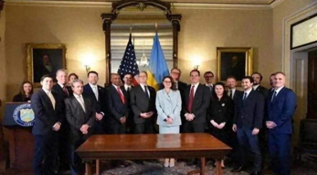 仗打完了，分赃开始了。乌克兰这仗打完了，分赃开始了。地归俄罗斯，钱归美国，命归乌