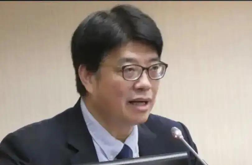 害怕年轻人看清现实？邱垂正急着要关闭大陆上线的“台青e家”，嘲讽平台是“打肿脸充