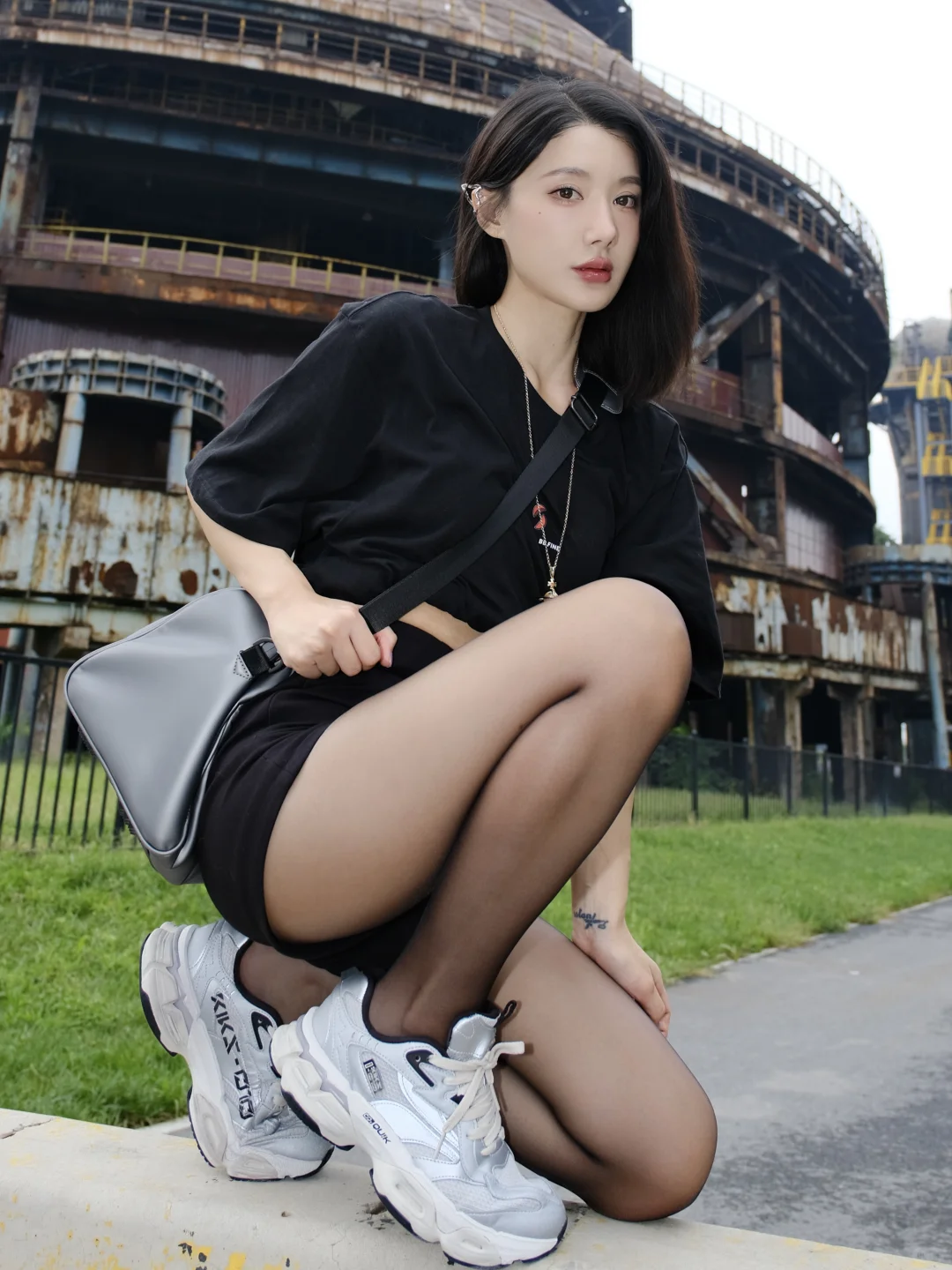 当然是跟你穿情侣款呀😏