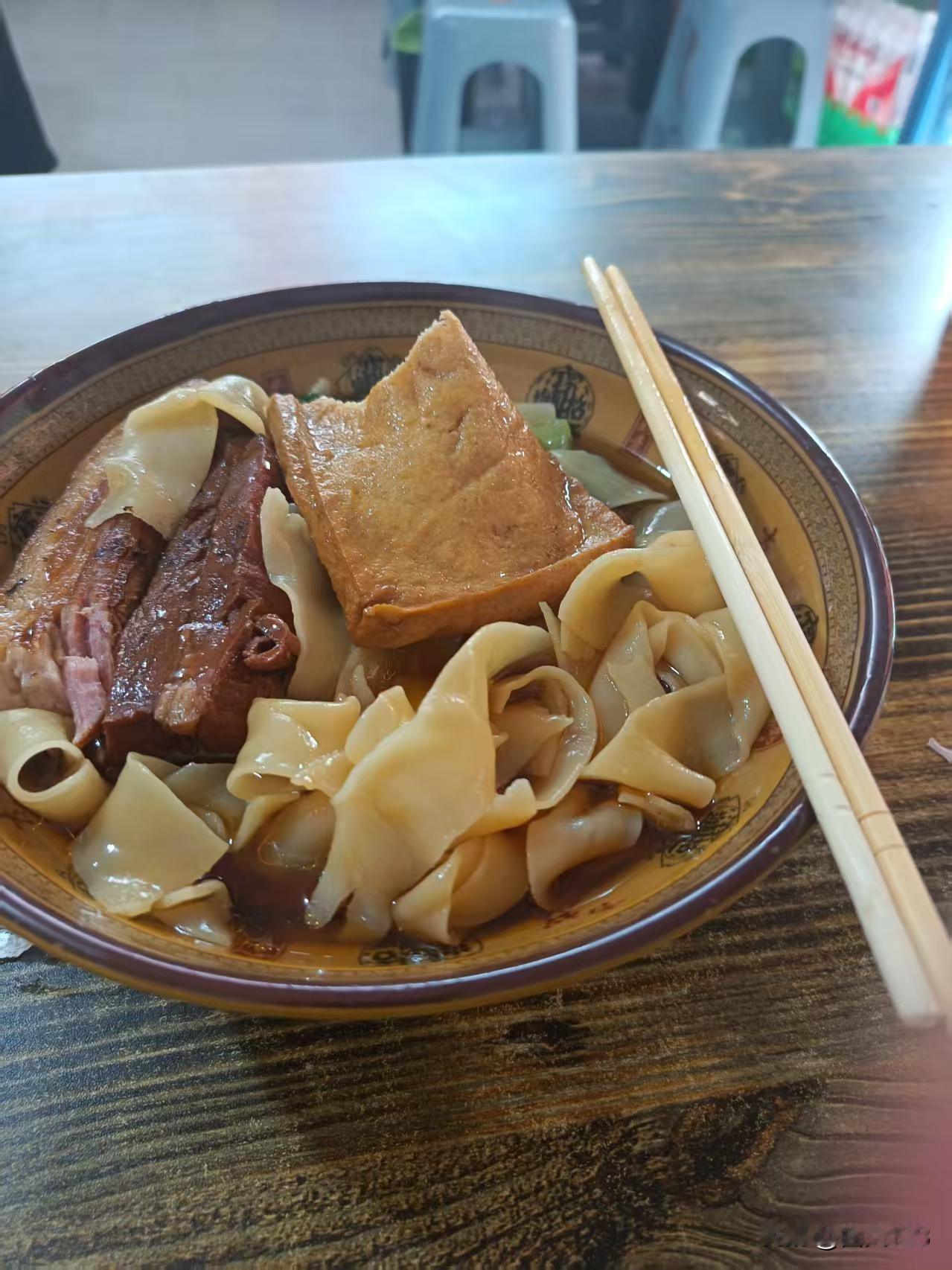 7 元钱一碗的板面，太实惠了！