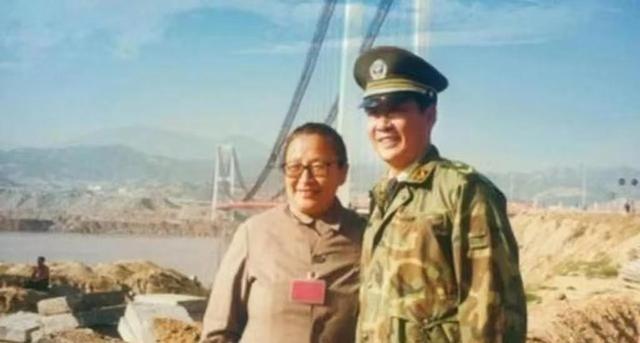 1996年，正在办公的刘源接到一个电话，只听对方说：“小源，我是你李讷姐，我想见