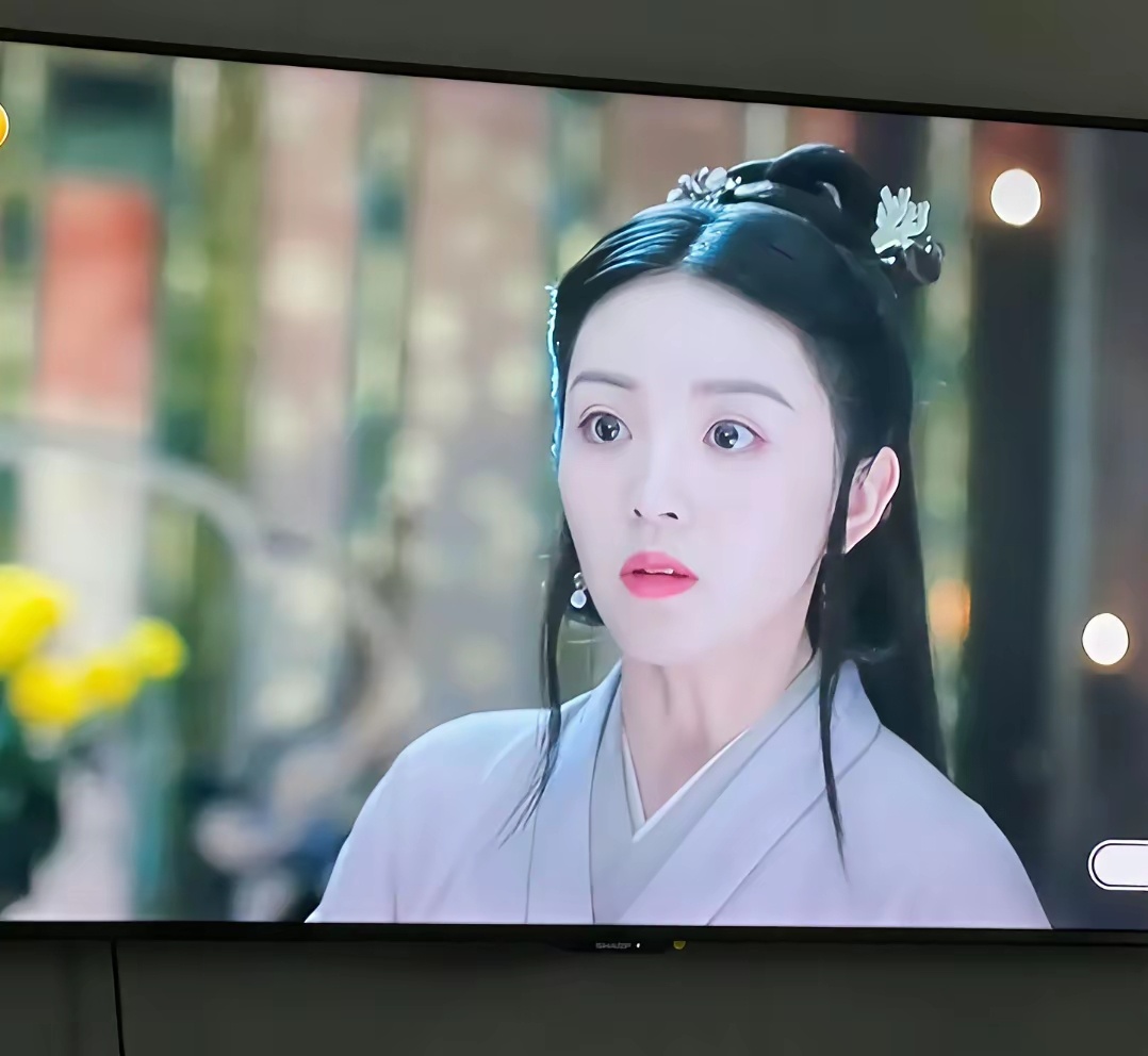 不小心打开了电视，结果发现了田曦薇，才知道锦绣南歌里面也有她。 