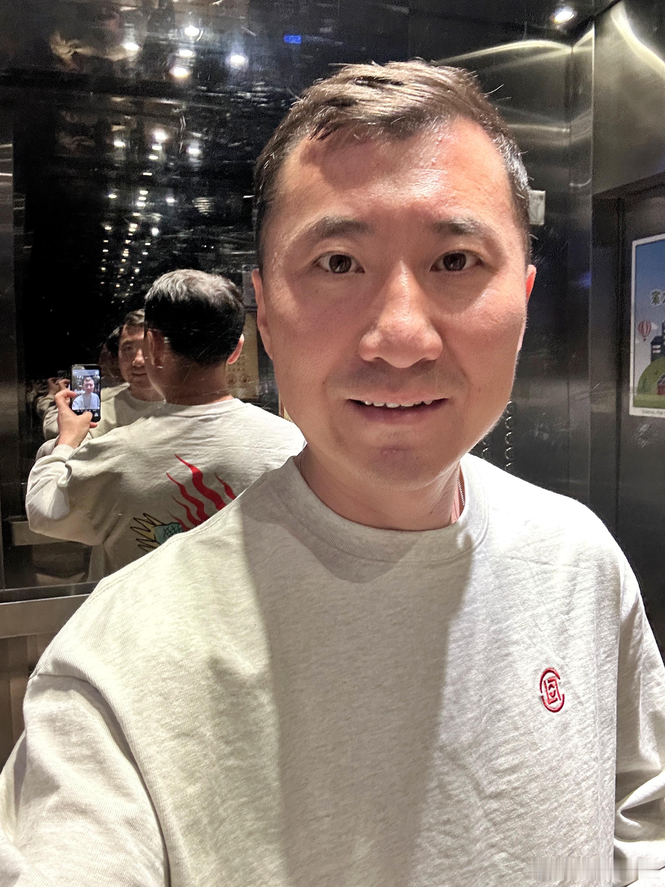 在人生旅途上，一边温暖，一边照亮。好梦~~~ ​​​