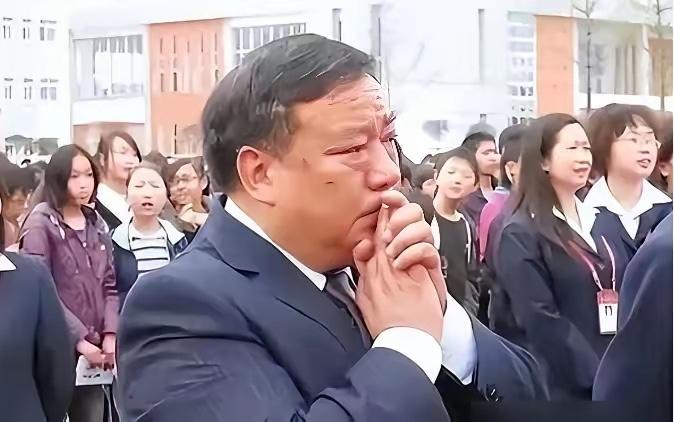 科学都无法解释！汶川地震里，桑枣中学2300多师生零伤亡，不是运气，是叶志平校长