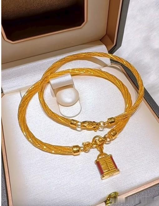黄金又又又涨了！4000美元不是顶？未来走势我赌这一点
 
最近，黄金价格涨势惊