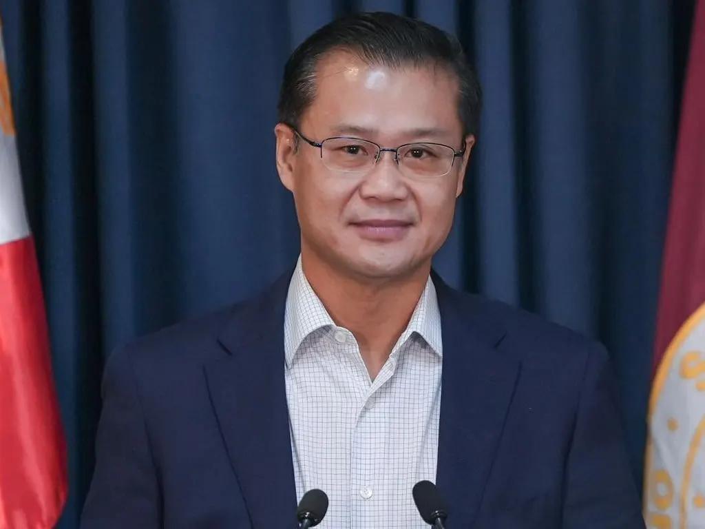 菲总统府明确站队

近期菲律宾参议院内部爆发的领导层纷争，持续搅动该国政坛整体局