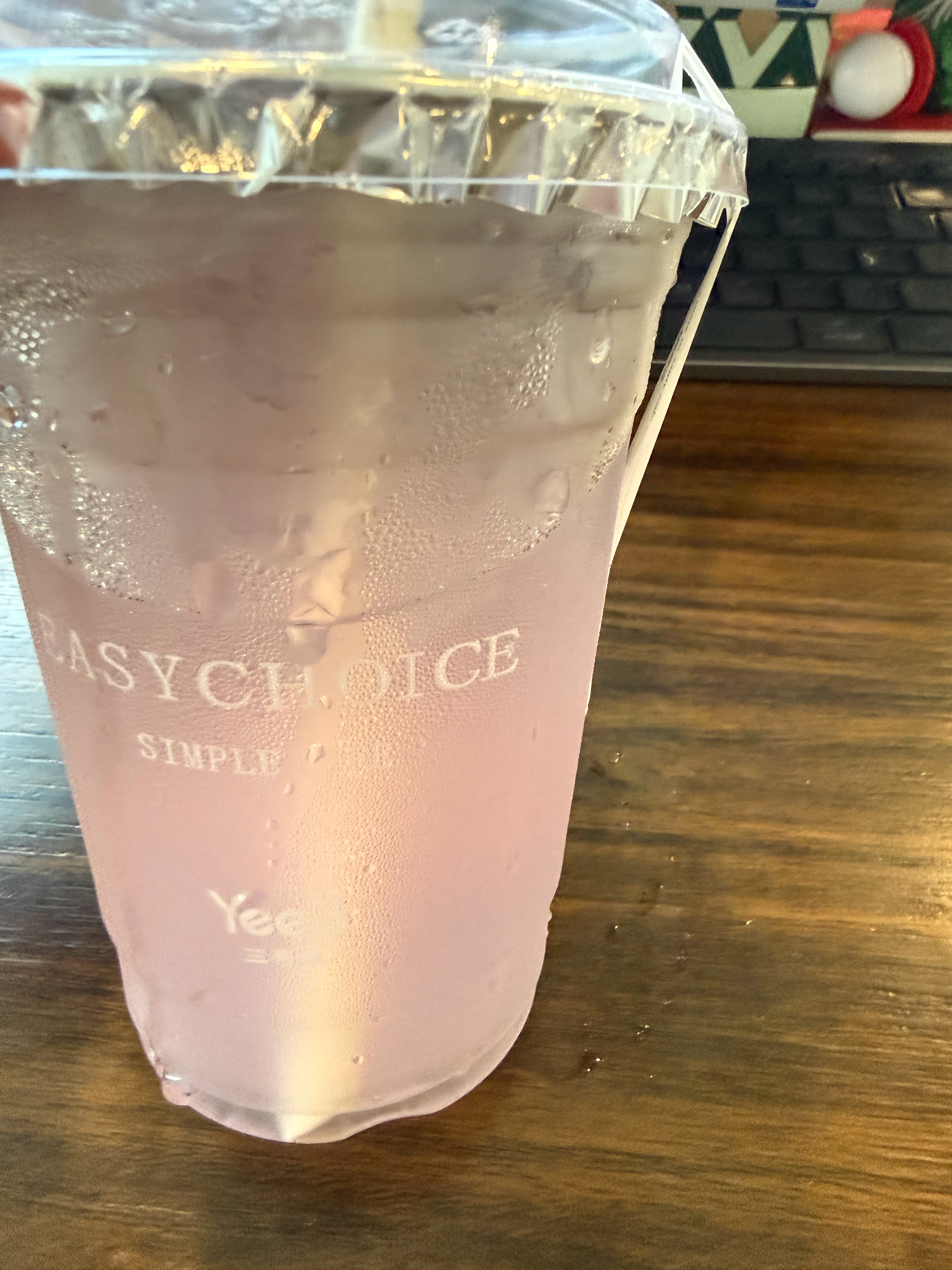 好看又好喝 以前对椰子水嗤之以鼻现在突然爱上了 