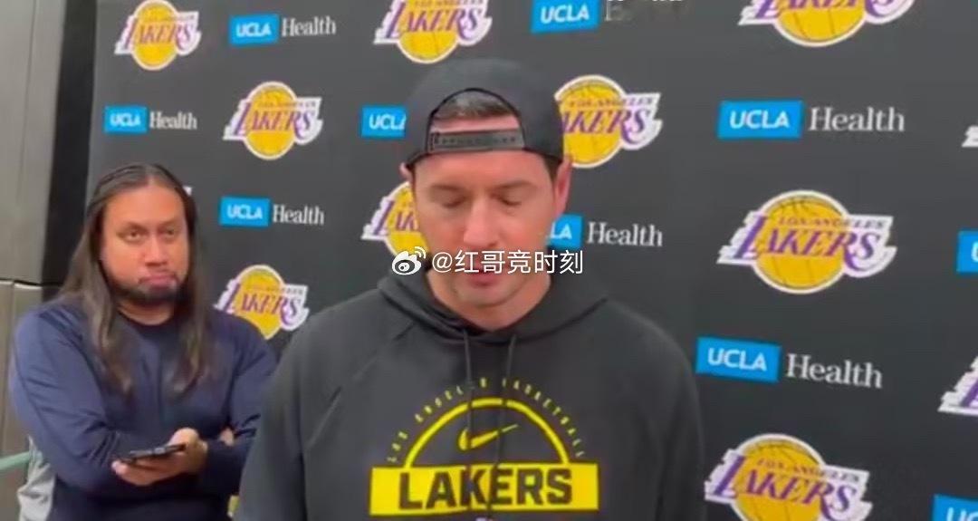 雷迪克解读G2收官轮换：想赢球离不开艾顿 当时海斯临场发挥很好北京时间4月24日