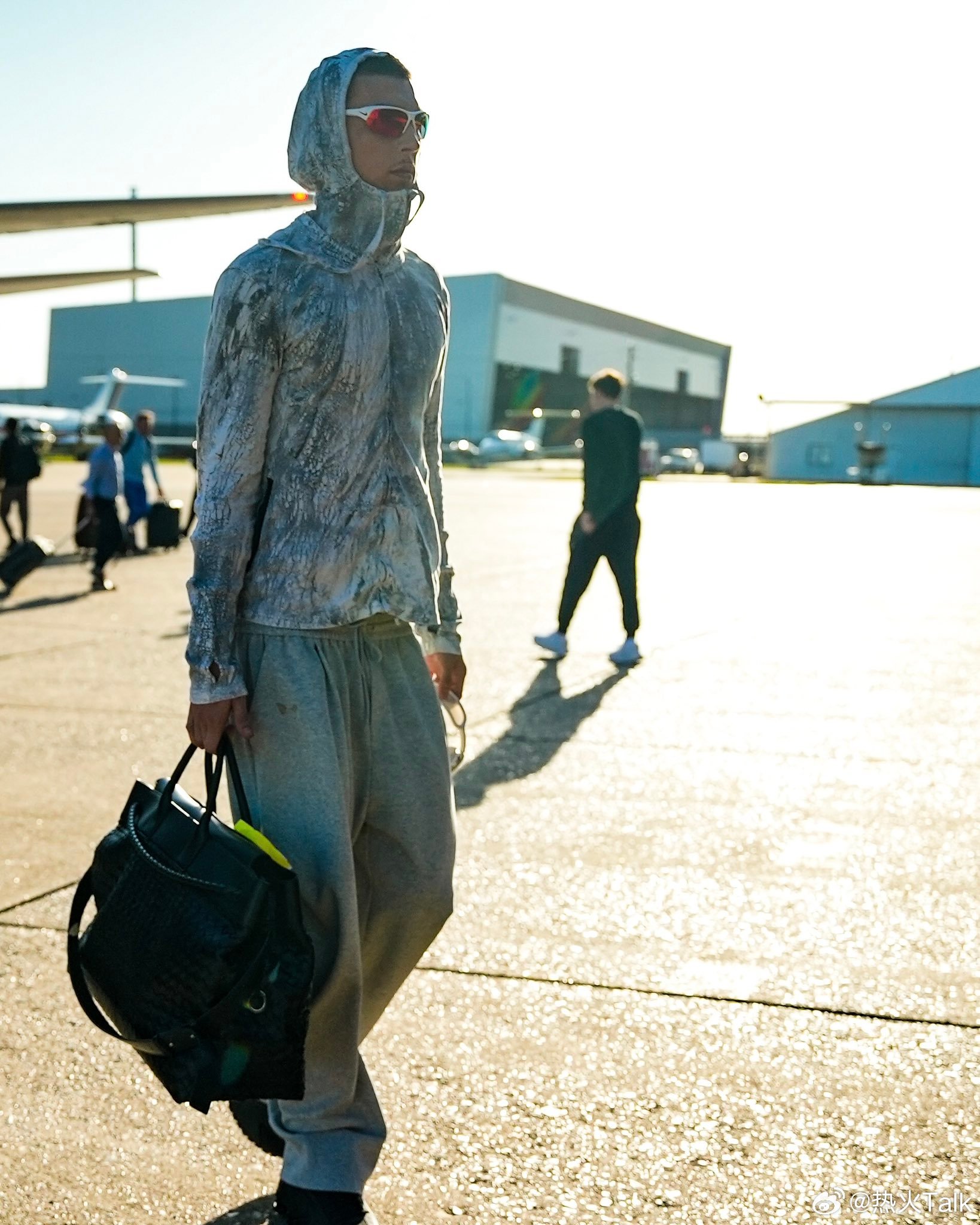 飞往休斯顿🚀备战火箭热火vs火箭nba常规赛