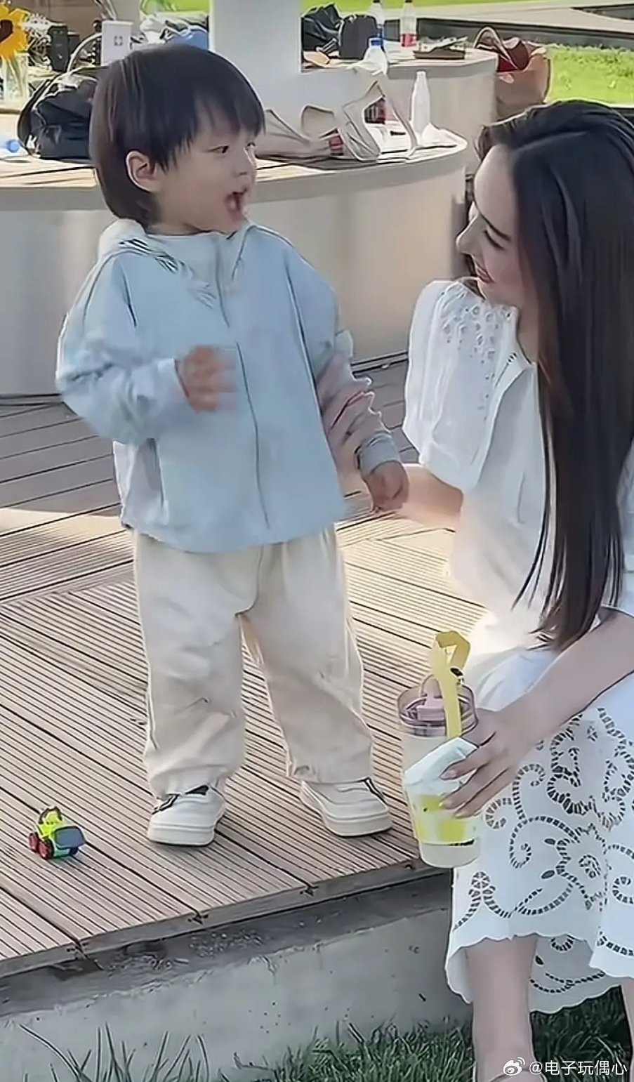 郭碧婷这张脸真是漂亮了向太聪明，这么好儿媳妇，改变了她家基因 