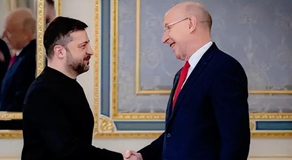 好家伙！英国直接扔出个大新闻，再给乌克兰砸2亿英镑专门补防空的窟窿，听着是不是特