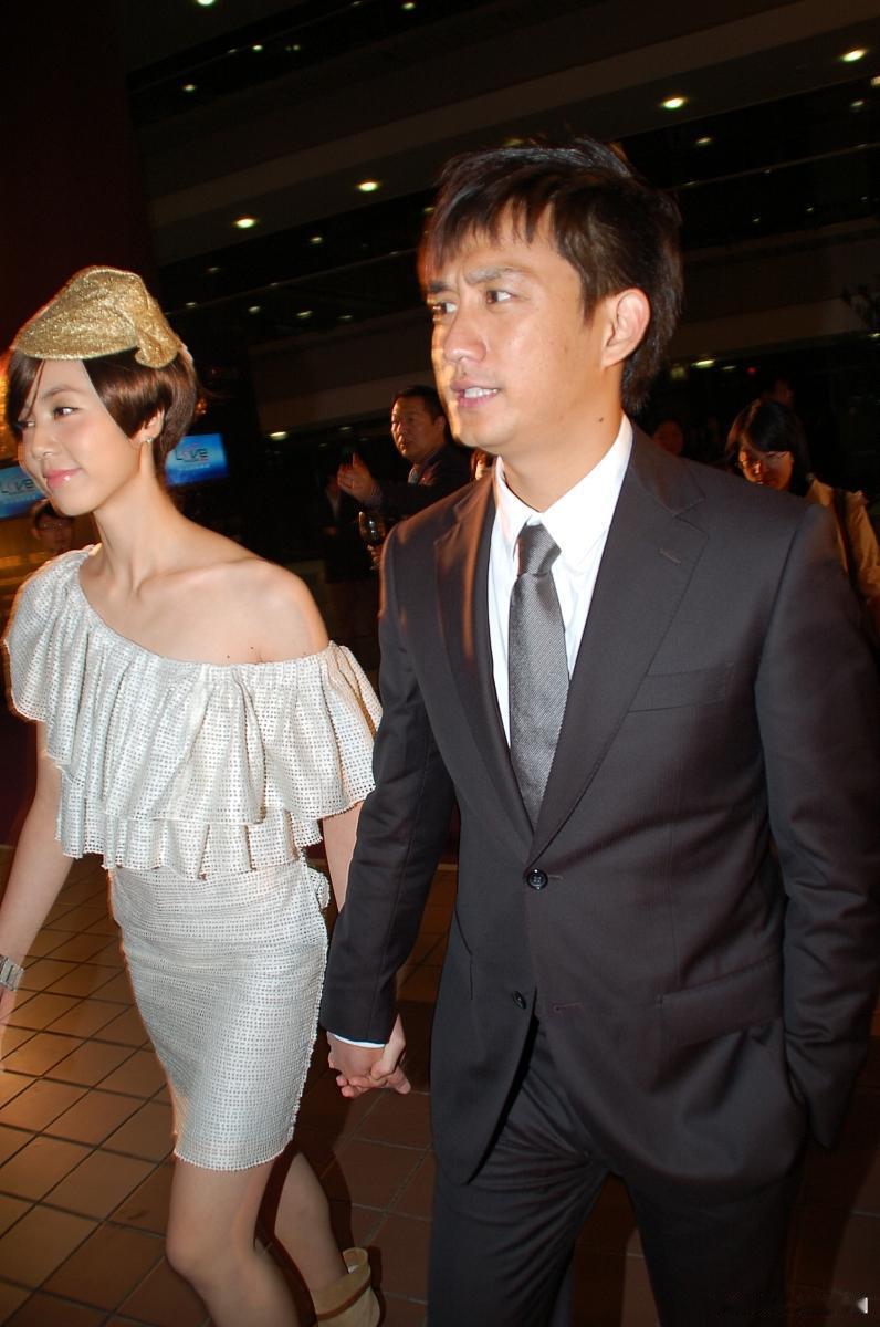 男子发现外籍妻子失联，20余万元被转至陌生男子账户。



2月11日，河南济源