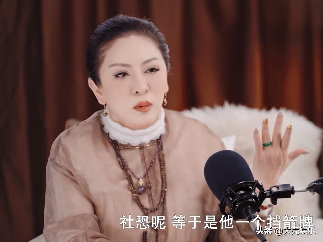 感觉向太说的话好有道理！[抠鼻]她说梁朝伟是假社恐，他只是不想被人打扰，他的社恐