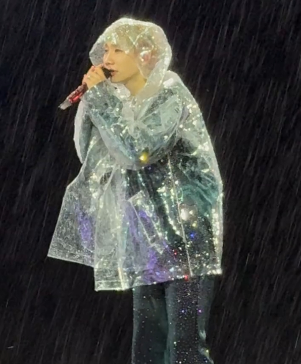 大雨还要下多久 就让这大雨全部落下！汪苏泷来了深圳也是照样淋雨深圳补药再下雨了 