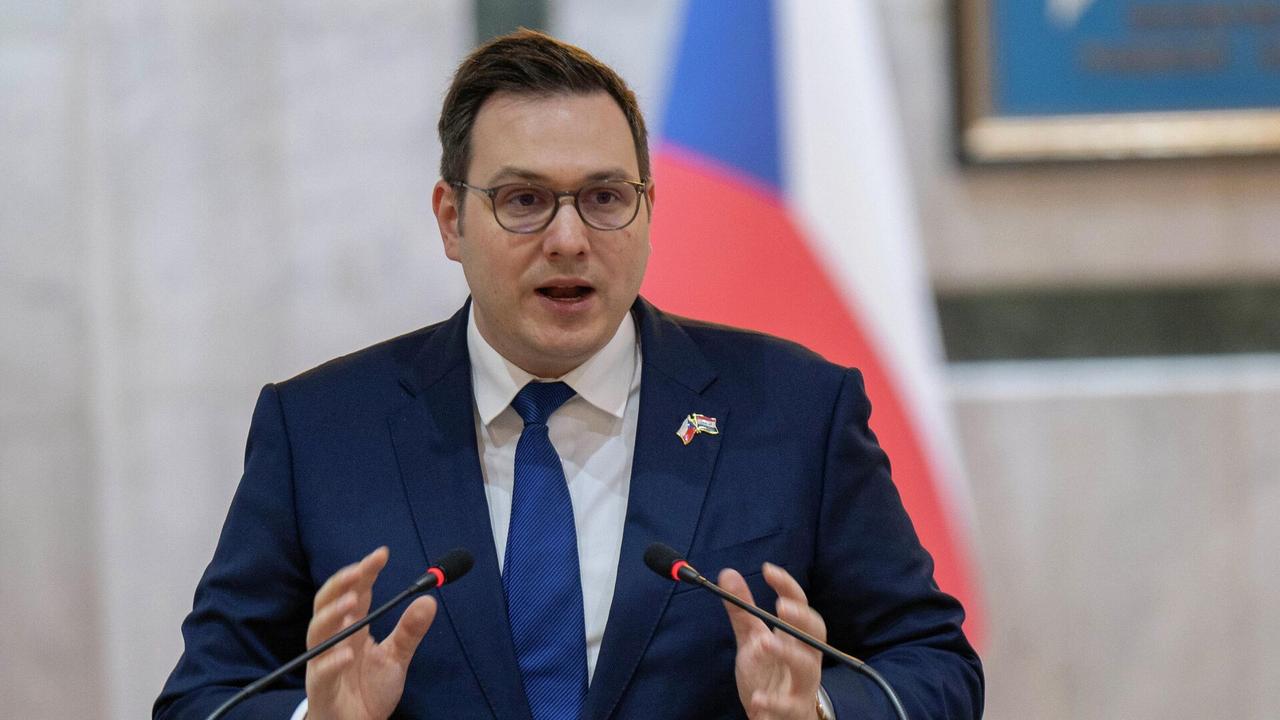 前方探子来报——
捷克要变天了
卸任外长急得跳脚：新政府可能断供乌克兰军火！ 