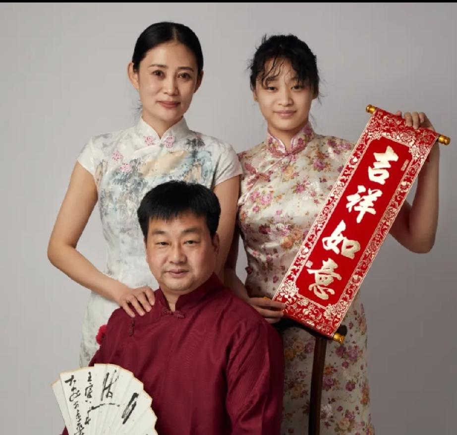 鲁西新区丹阳街道武寺社区武敬家庭入选2026年山东省“齐鲁最美家庭”。

武敬家