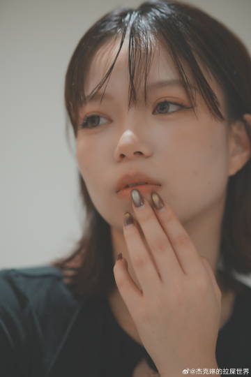 出走半生狂拽炫酷，归来仍是纯欲