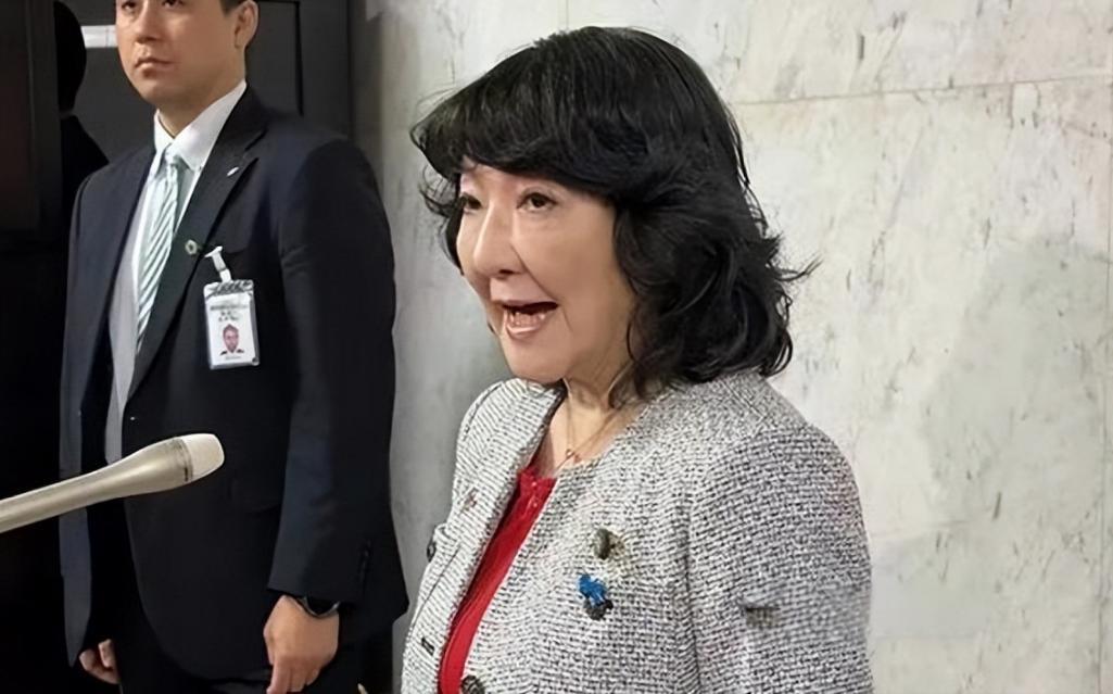 【热点评述】为什么说日本政府“紧货币+宽财政”的组合稀释了加息效果，甚至正在引发