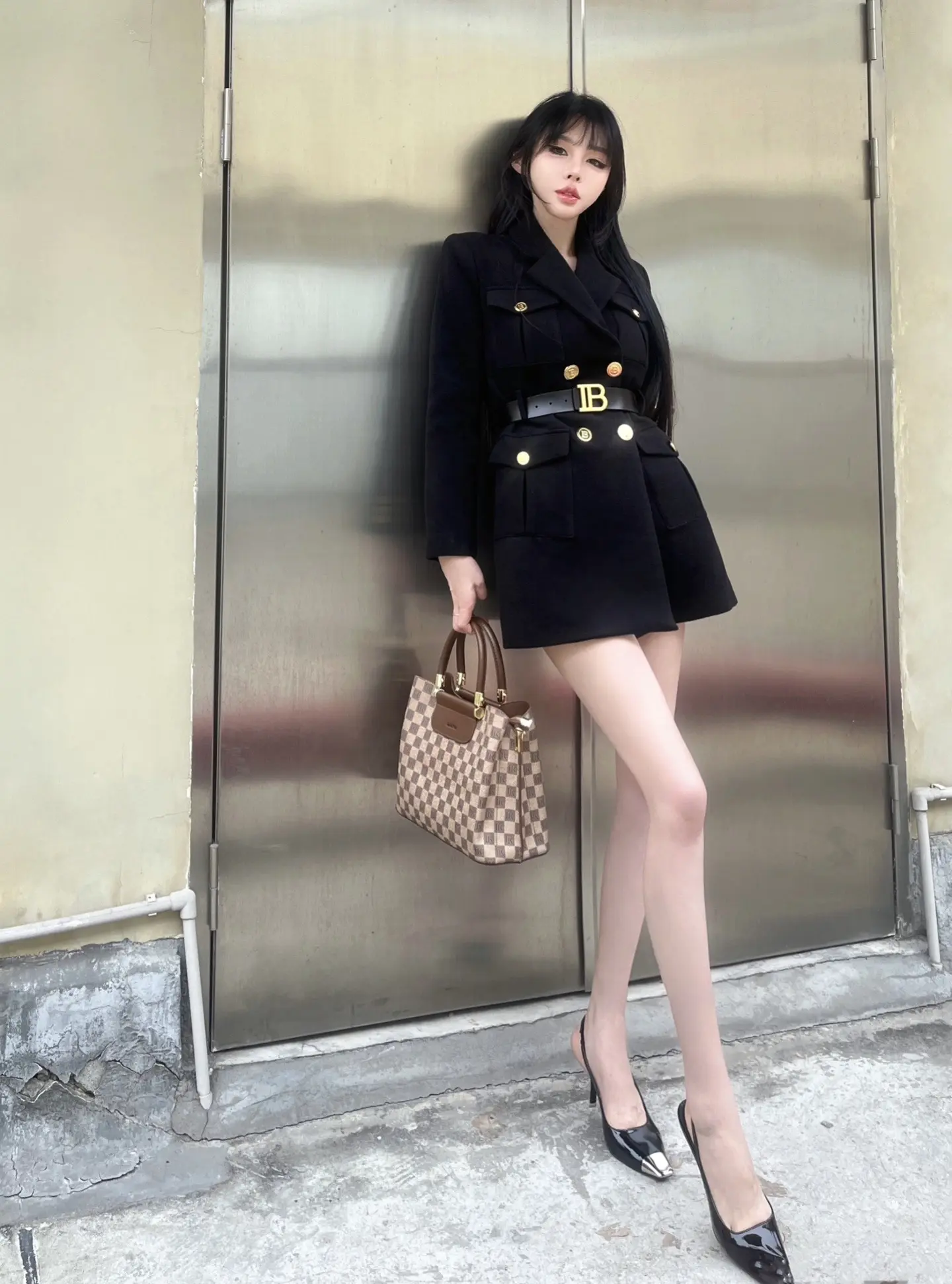 今日气质OOtd.转眼3月份了，离暖和的日子不远啦～能穿大衣的日子也快不多啦，又快要进入露腿的季节了！！ 