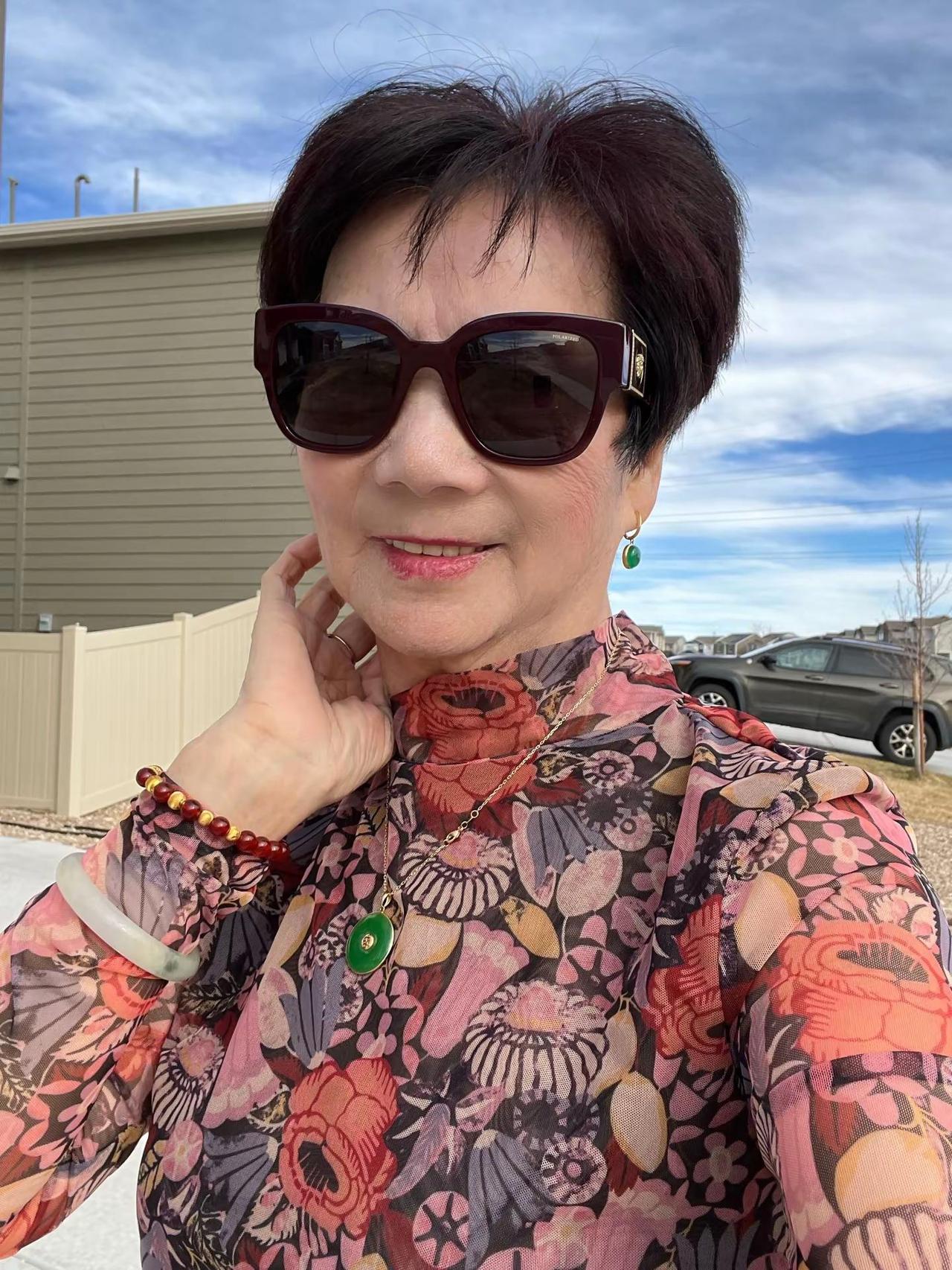 精致女人一定要拥有自己喜欢的样子。创作灵感 晒出我的旅行穿搭 我的魅力不止一面 