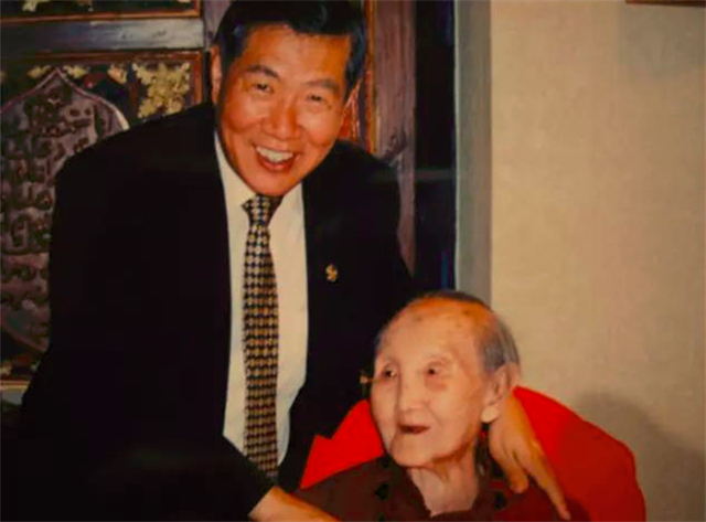 了不起的母亲！李昌钰母亲把13个子女培养成博士